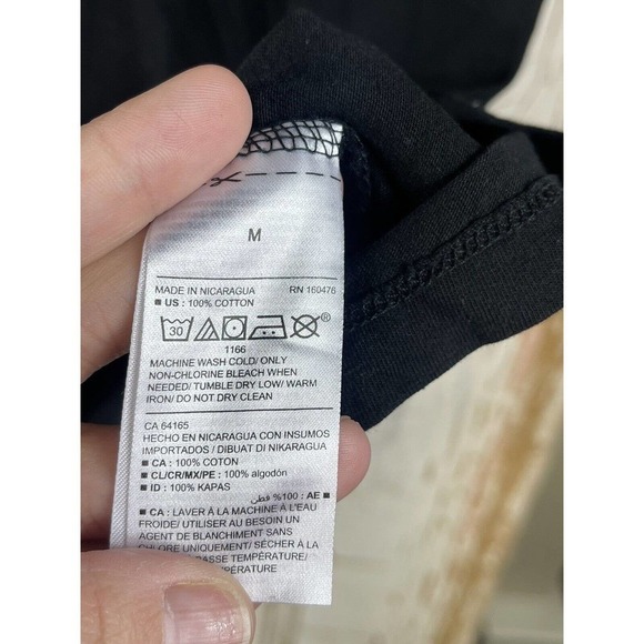 A Nightmare Before Christmas Short Sleeve T-Shirt Black MEDIUM Old Navy - Picture 4 of 10